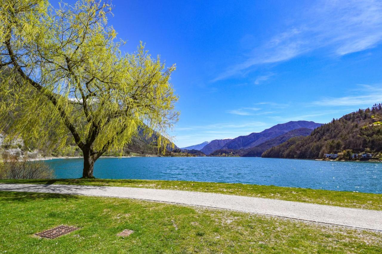 Lakegarden Apartment Riva del Garda Kültér fotó